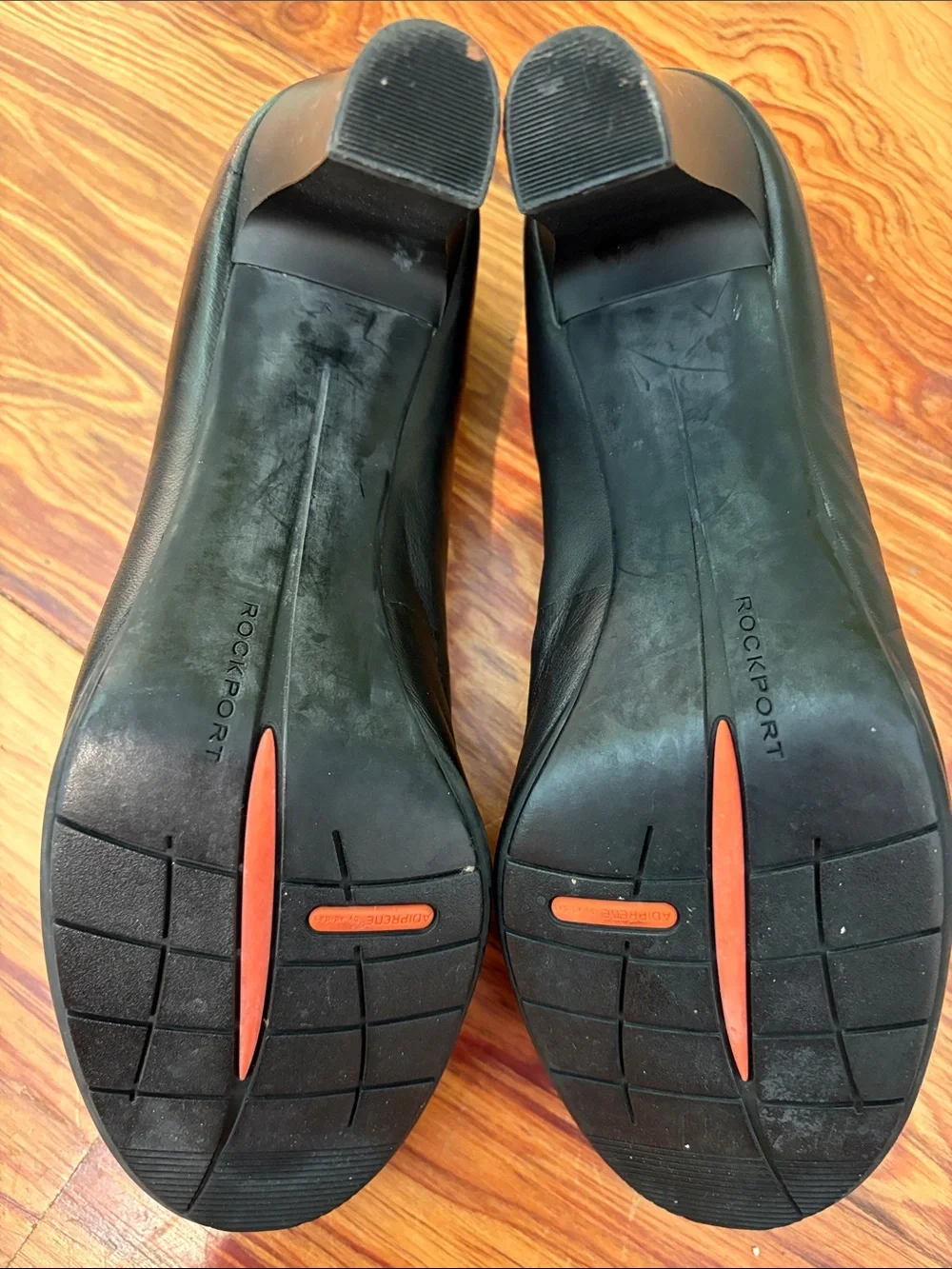 Rockport Black Leather Round-Toe Heels